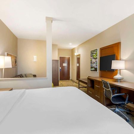 Comfort Inn & Suites Valdosta Buitenkant foto